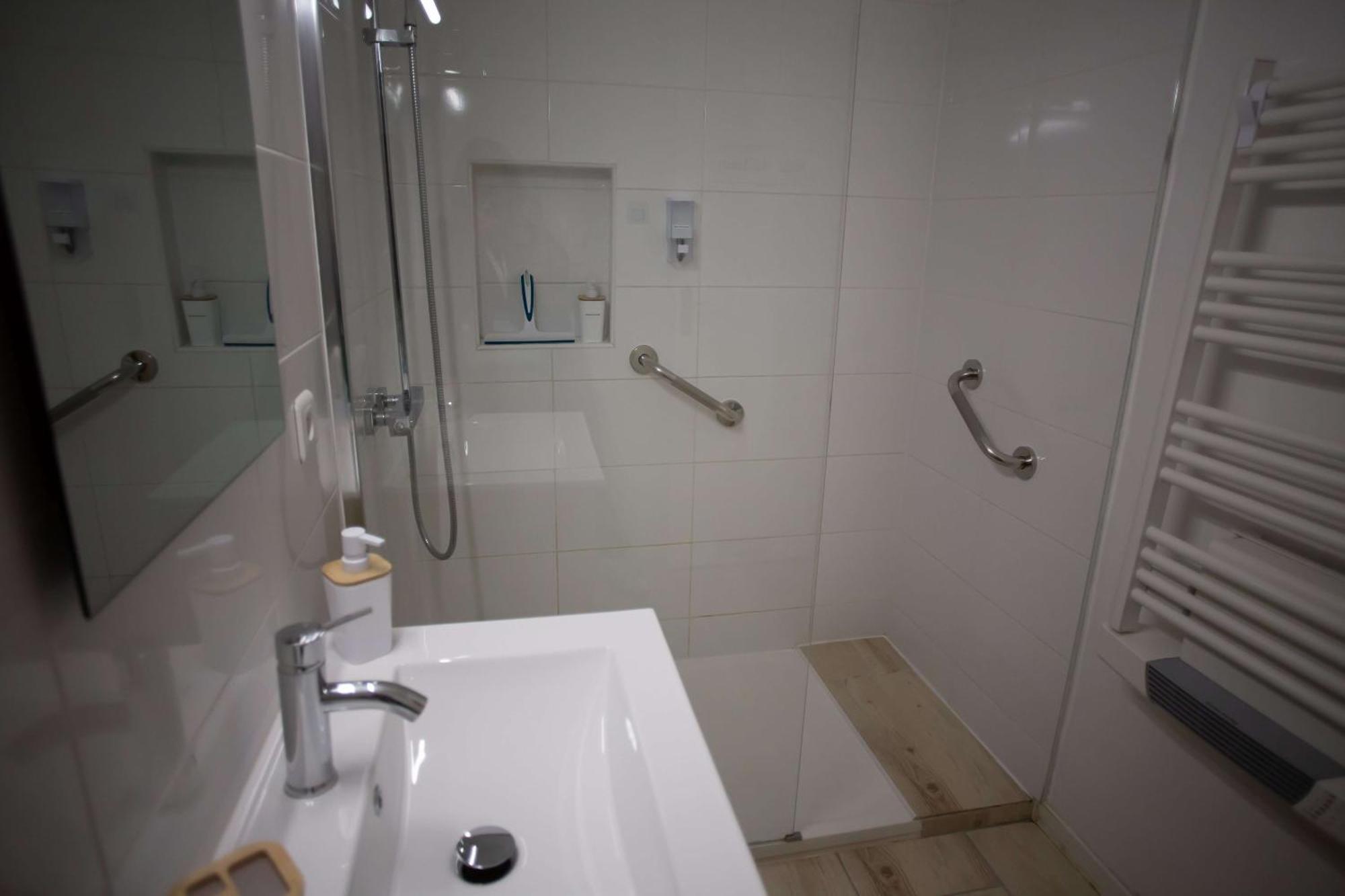 Le Cypres - Appartement Ideal Pour Vos Vacances Ou Vos Deplacements Professionnels A Beziers Ngoại thất bức ảnh